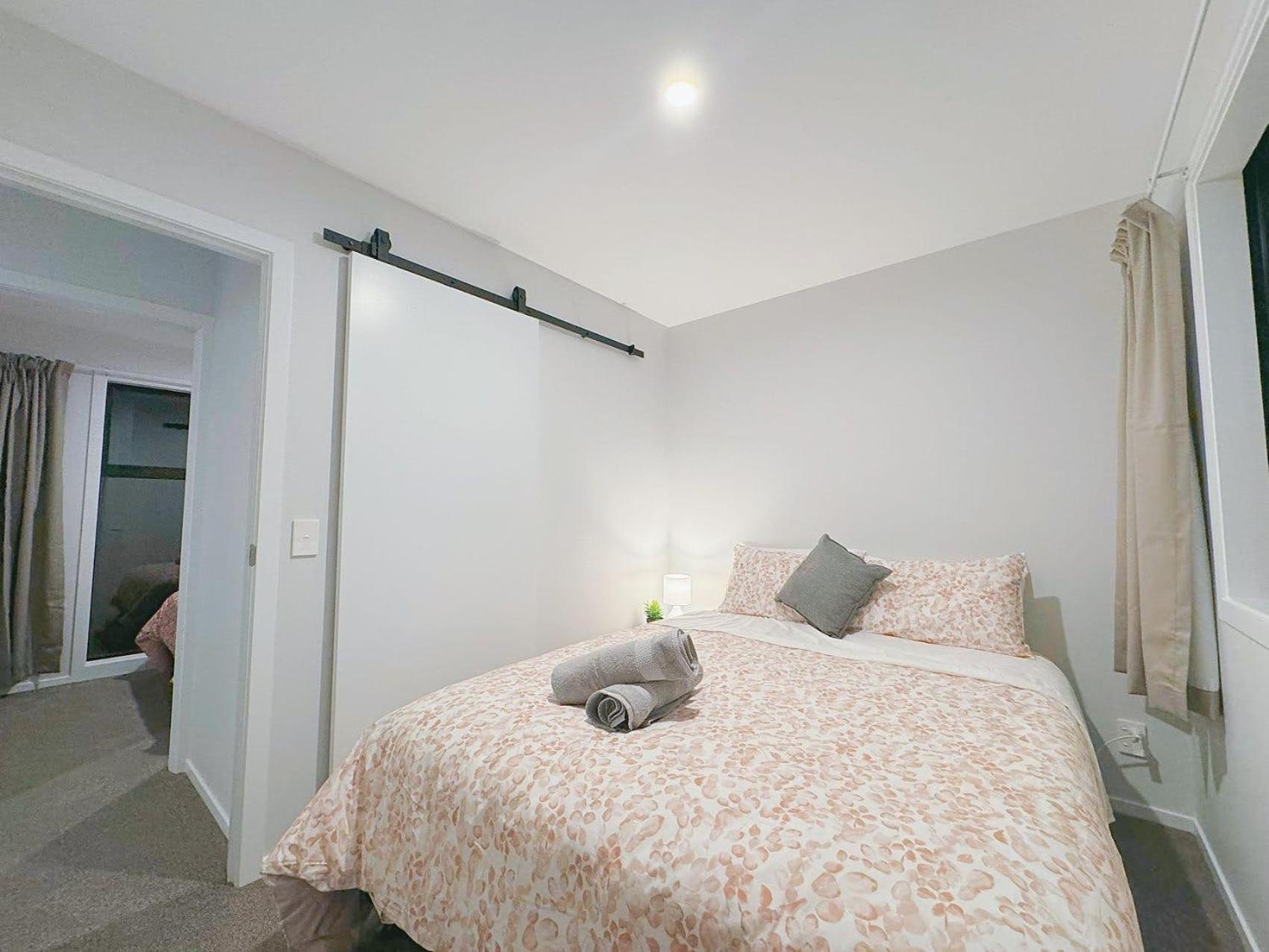 Modern & Stylish 3 Bedroom At Lowerhutt โลเวอร์ฮัท ภายนอก รูปภาพ
